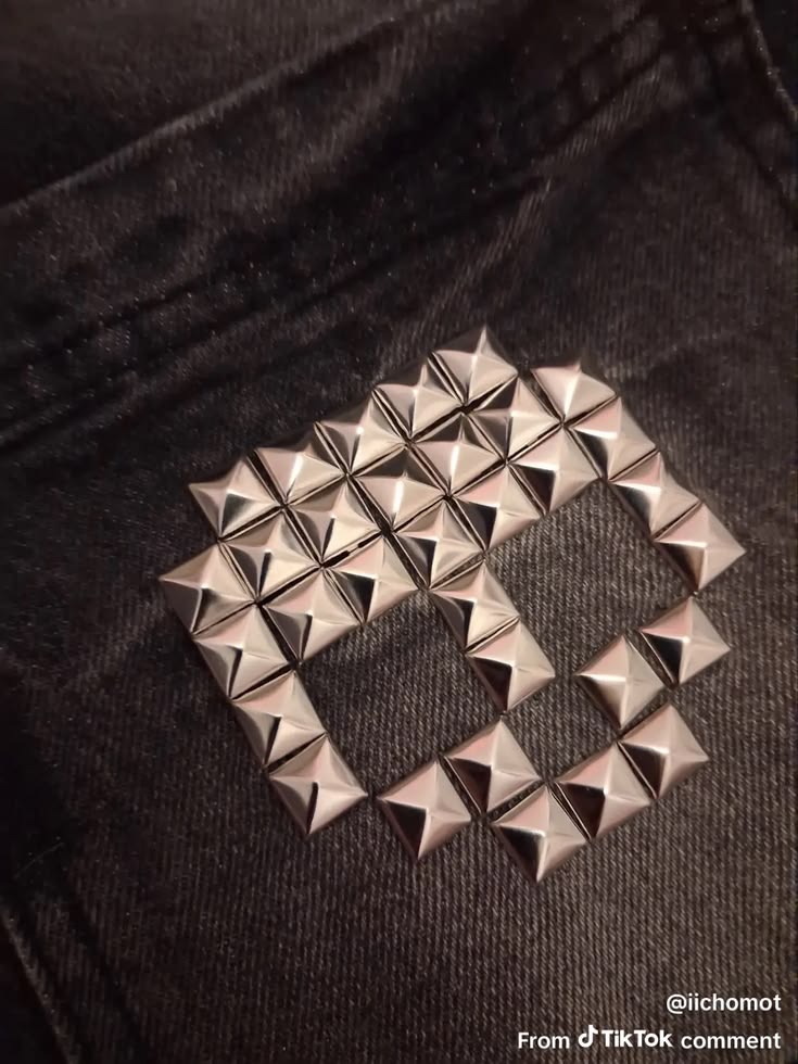 40/120 Pcs Silver Square Rivet Studs