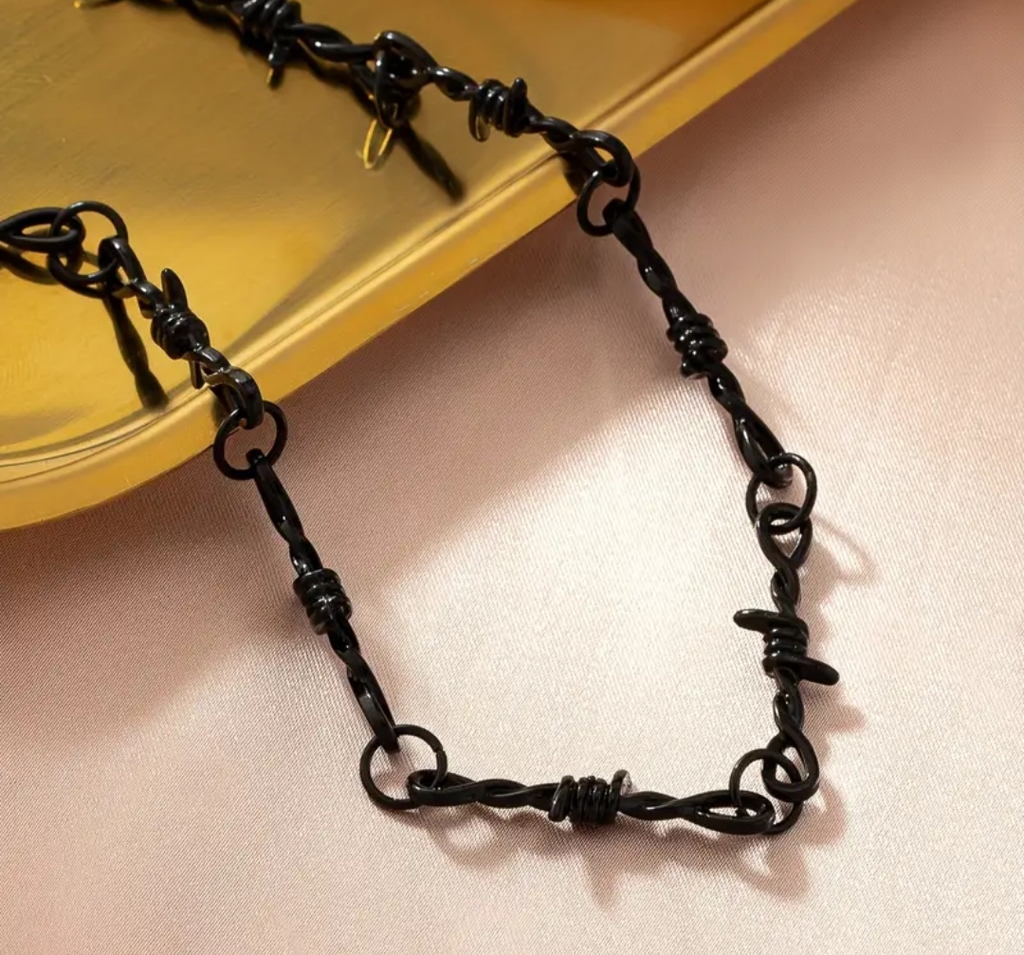 Barbed Iron Necklace And Bracelet Sets