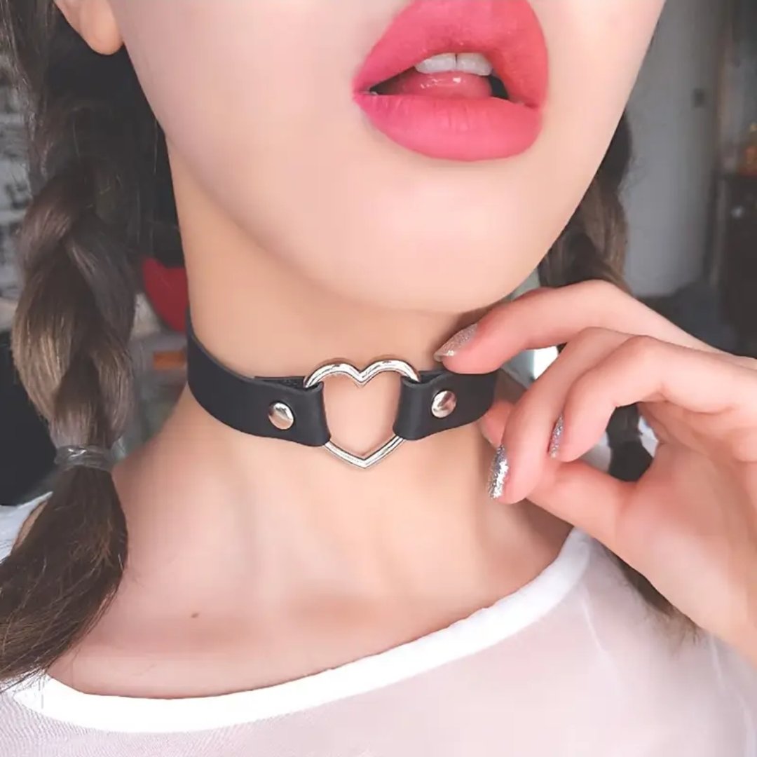 Black Heartlock leather Choker