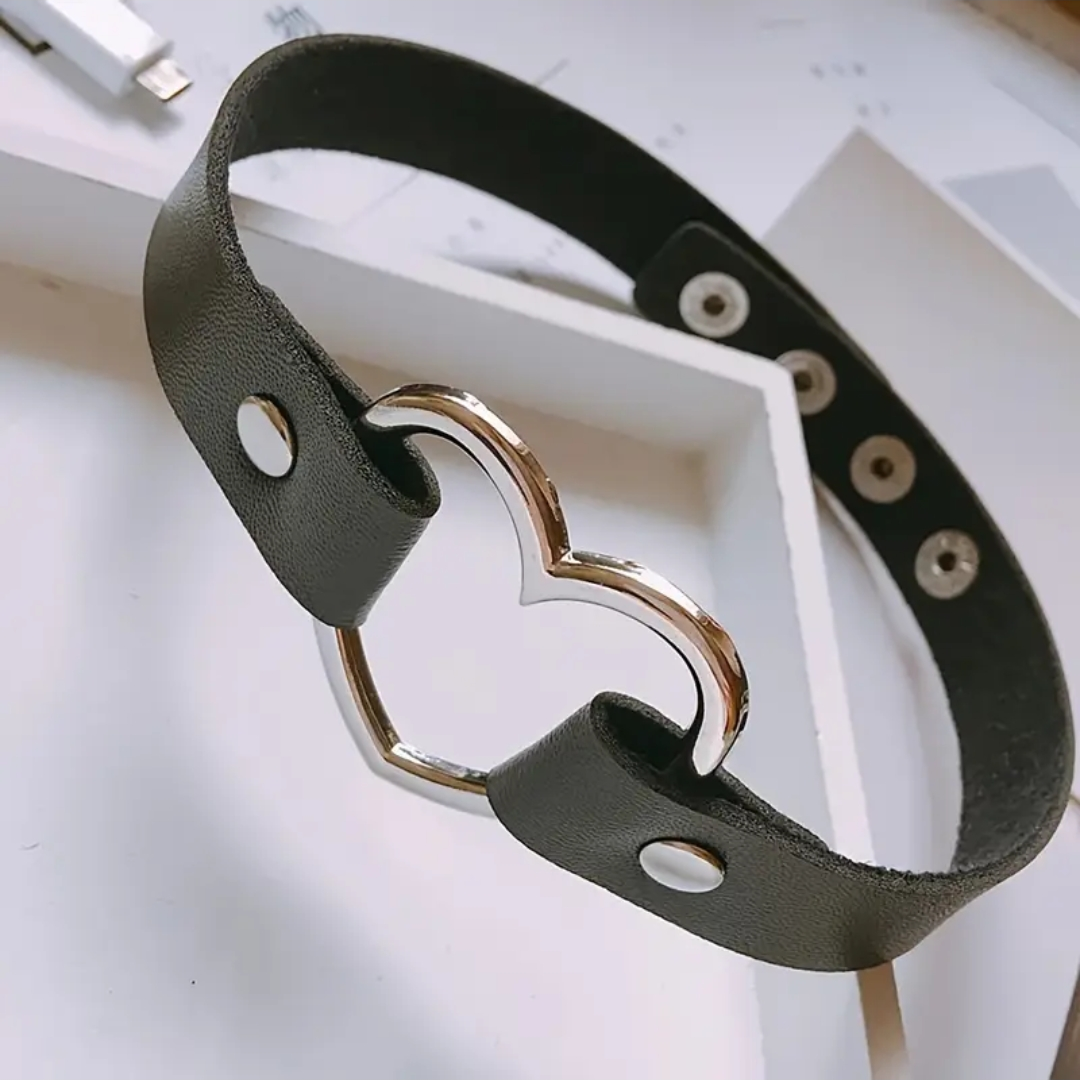 Black Heartlock leather Choker